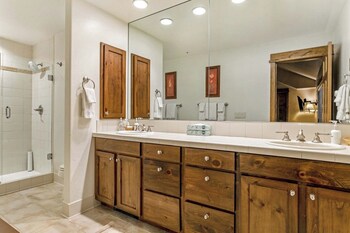 Room, 3 Bedrooms (Platinum, 3 Bathrooms)