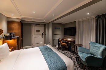 Deluxe 2 Bed Family Room