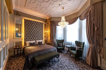 The Queen's Gate Suite
