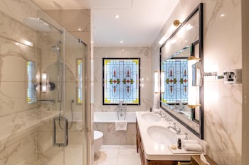 The Queen's Gate Suite