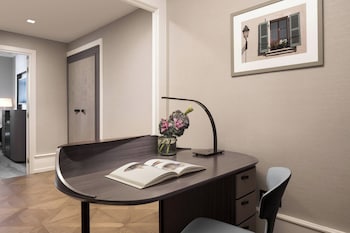 Classic Room, 1 King Bed, Garden View
