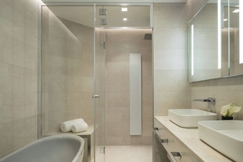 Suite, 1 Bedroom, Garden View