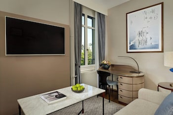 Suite, 1 Bedroom, Garden View