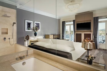 Premium Room, 1 King Bed