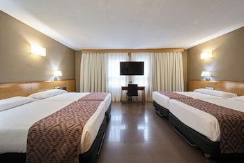 Family Room (2 adults + 2 children)