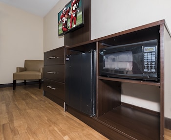 Superior Room, 1 King Bed, Non Smoking (First Floor)