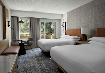 Room, 2 Queen Beds, Balcony