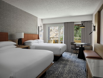 Room, 2 Queen Beds, Balcony