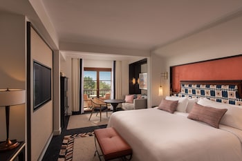 Deluxe Room, 1 King Bed, Balcony, Garden View (Balcony)