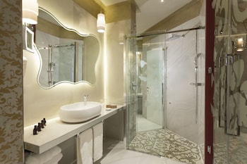 Suite (James Joyce, Square View)