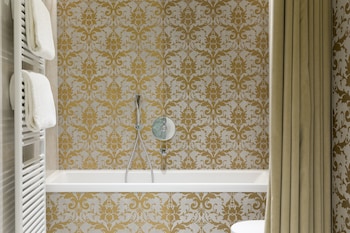 Suite (James Joyce, Square View)