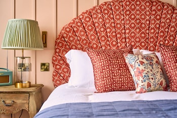 FANCY ROOM