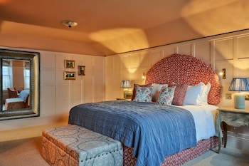 REALLY FANCY ROOM