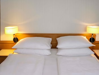 Classic Room, 1 Queen Bed