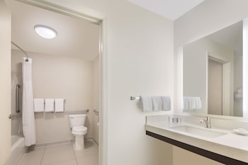 Studio, 1 King Bed (Mobility Accessible, Roll-in Shower)