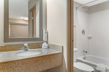 Standard Room, 1 King Bed (Smoke Free)