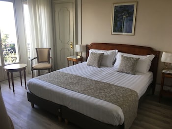 Standard Double Room, Lake View