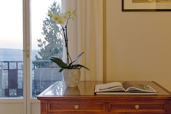Standard Double Room, Lake View