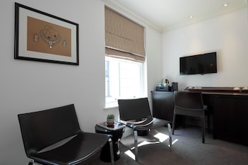 Deluxe Room (King)