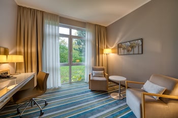 Standard Room, 1 Queen Bed