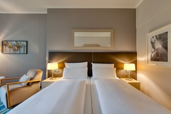 Standard Room, 1 Queen Bed