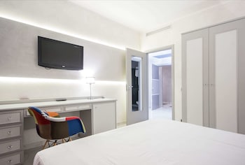 Suite, 1 Queen Bed, Non Smoking, Annex Building (with Sofabed)