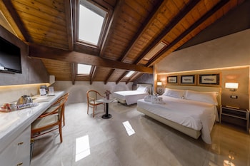 Standard Triple Room, Multiple Beds, Non Smoking
