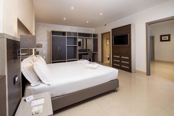 Suite, 1 Queen Bed, Non Smoking (with Sofabed)