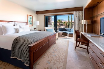 Suite, 1 King Bed with Sofa bed