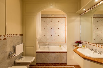 Deluxe Double Room, Lake View (Villa Imperiale)