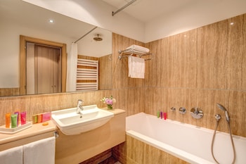 Executive Double Room, Balcony, Lake View