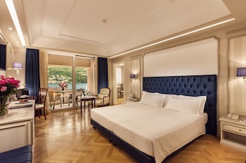 Deluxe Double or Twin Room, Lake View (with Spa Access)