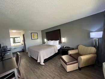 Standard Room, 1 King Bed, Smoking