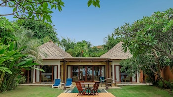 Room, Beachfront