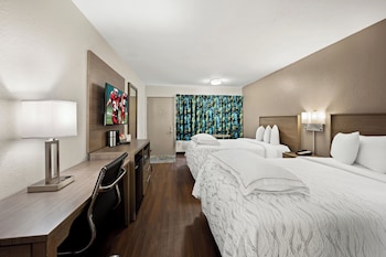 Premium Room, 2 Double Beds (Upgraded Bedding & Snack, Smoke Free)