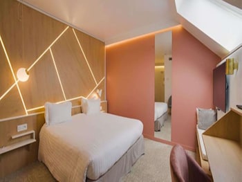Classic Room, 1 King Bed, Non Smoking