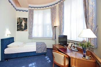 Oriel Single Room