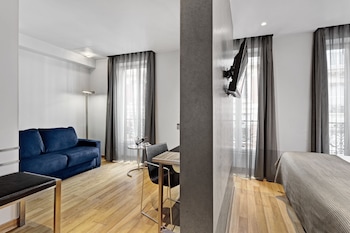 Family Suite (3 People)