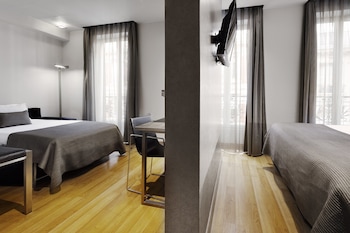 Family Suite (3 People)