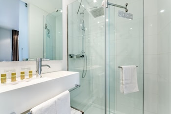 Family Suite (3 People)