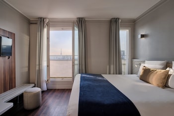 Room Double or Twin Classic View Tour Eiffel