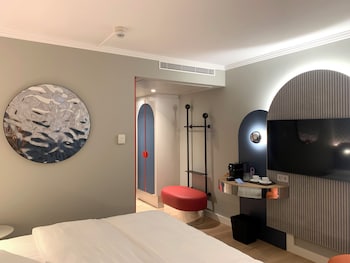 Deluxe Room, 1 King Bed