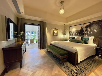 Historical Suite, Suite