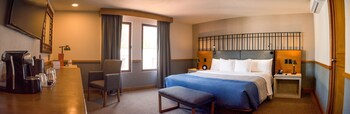 Deluxe Room One King Bed