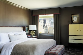 Deluxe Room, 1 King Bed, City View (Deluxe King ADA)