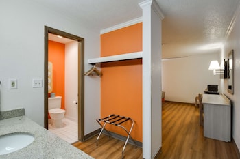 Standard Room, 1 King Bed, Mobility Accessible, Non Smoking