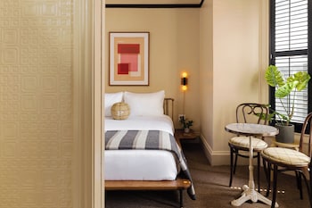 Standard Room, 1 Queen Bed, City View