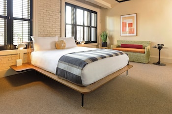 Superior Loft, 1 Queen Bed, Accessible (The Queen Loft ADA)