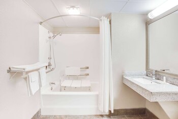 Room, 1 King Bed, Accessible, Non Smoking (Mobility)