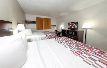 Deluxe Room, 2 Queen Beds, Smoking